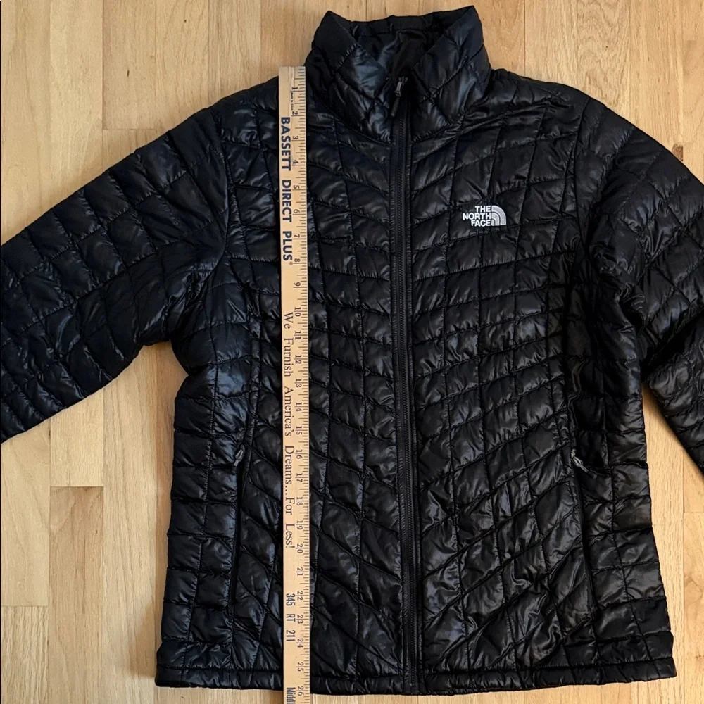 The North Face Black Thermoball Jacket!! Like brand new!! - Picture 11 of 12